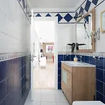 And Comfortable Vacational With Sea View Апартаменты *